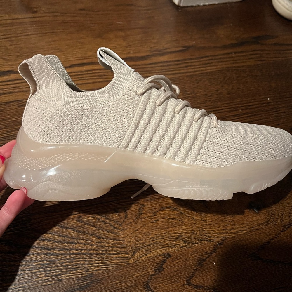 Beige cushionaire memory foam sneakers